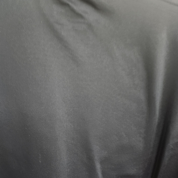 Under Armour Men's Charcoal Long Sleeve Tee - Picture 5 of 5